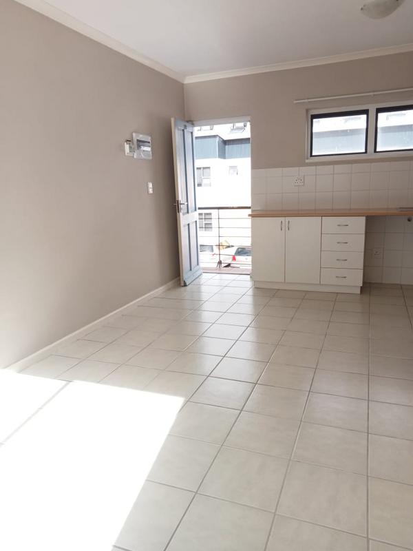 To Let 1 Bedroom Property for Rent in Maitland Western Cape